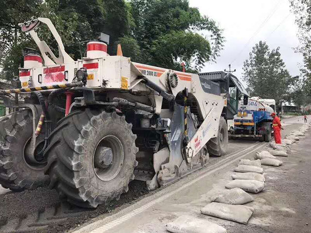 �������C